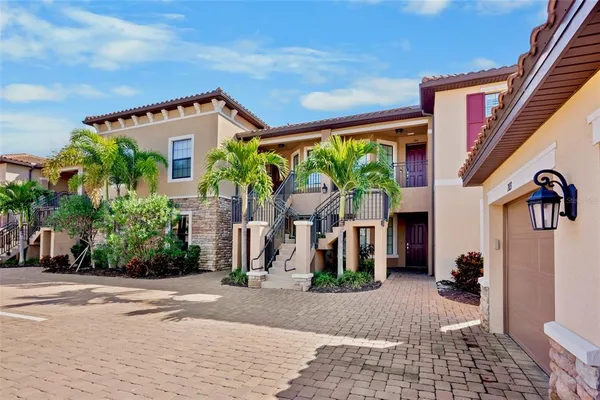$425,000 | 5425 Cicerone Street, Unit 103, Sarasota, FL 34238