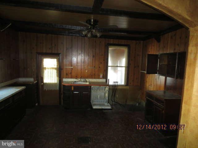 405 Old North Point Road Baltimore, MD 21224 - Photo 6 of 9 Kitchen