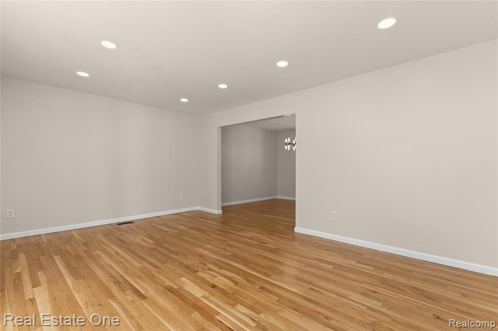 25695 Branchaster Road Farmington Hills, MI 48336 - Photo 7 of 58 Gallery Image 7