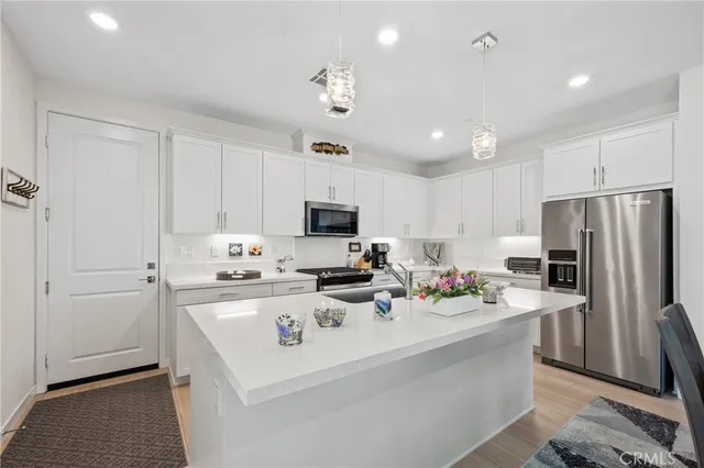 $725,000 | 27632 Ensemble Place, Valencia, CA 91381