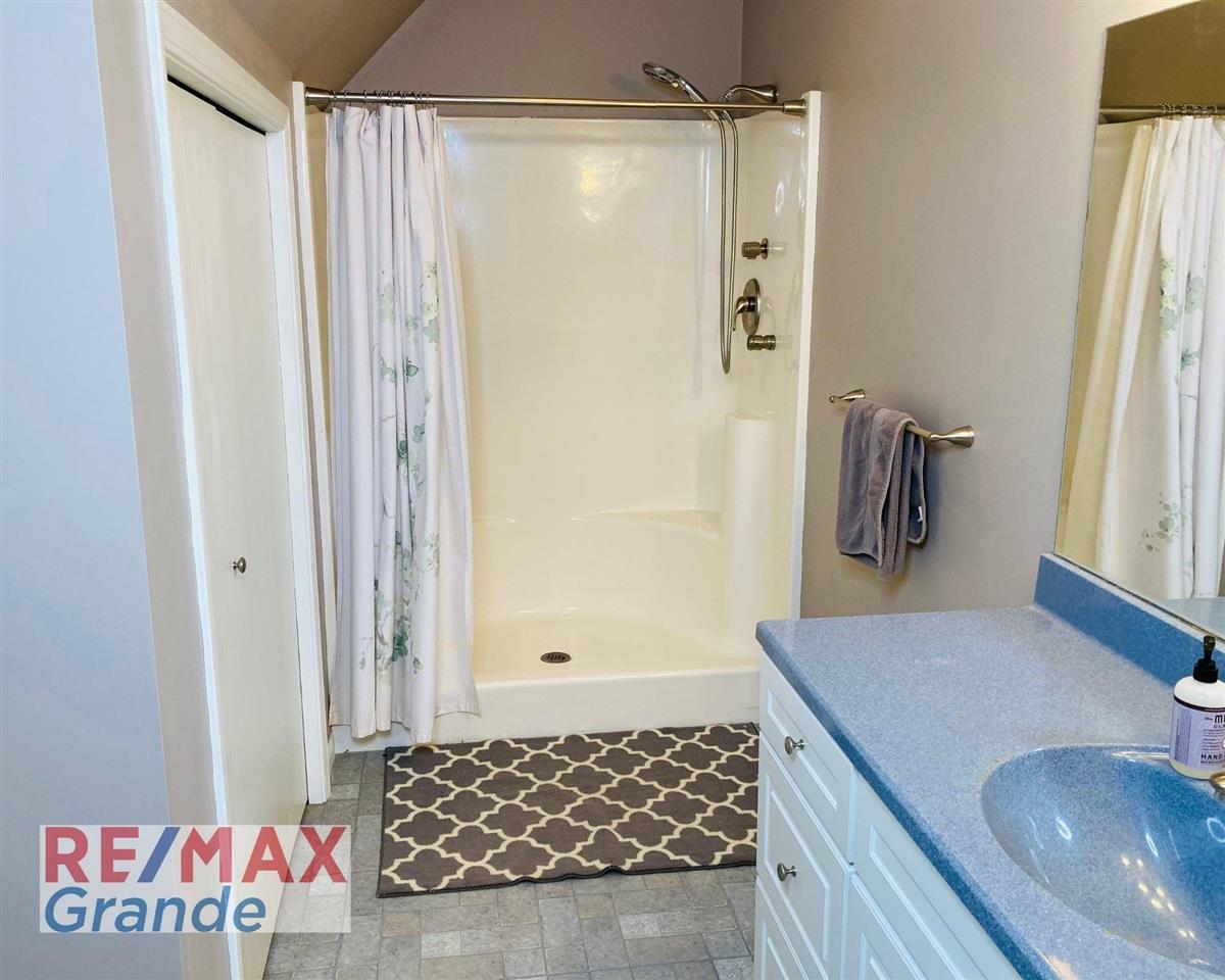1290 South Graham Road Flint, MI 48532 - Photo 29 of 39 50043442-28.JPG