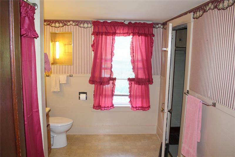 240 Oak Street Butler, PA 16001 - Photo 14 of 22 Gallery Image 14