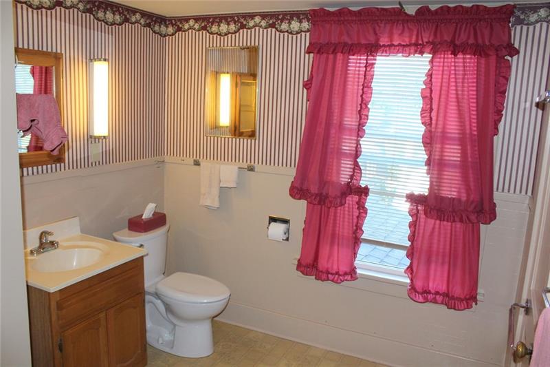 240 Oak Street Butler, PA 16001 - Photo 15 of 22 Gallery Image 15