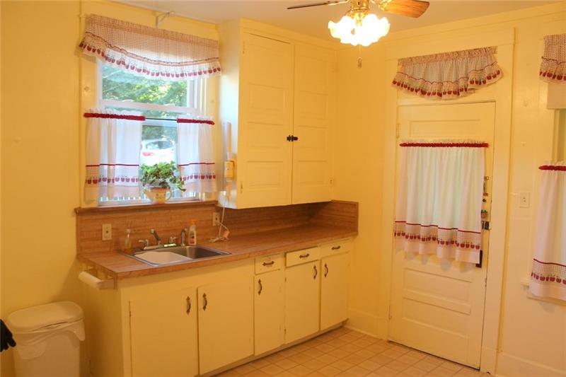 240 Oak Street Butler, PA 16001 - Photo 8 of 22 Gallery Image 8