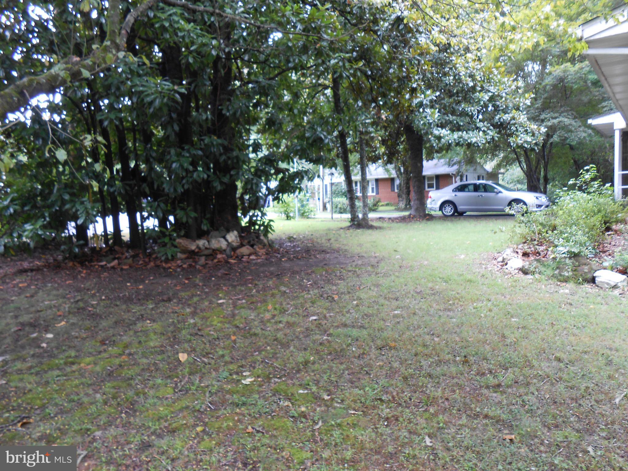 48 Robshire Manor Road Huntingtown, MD 20639 - Photo 5 of 22 Side yard