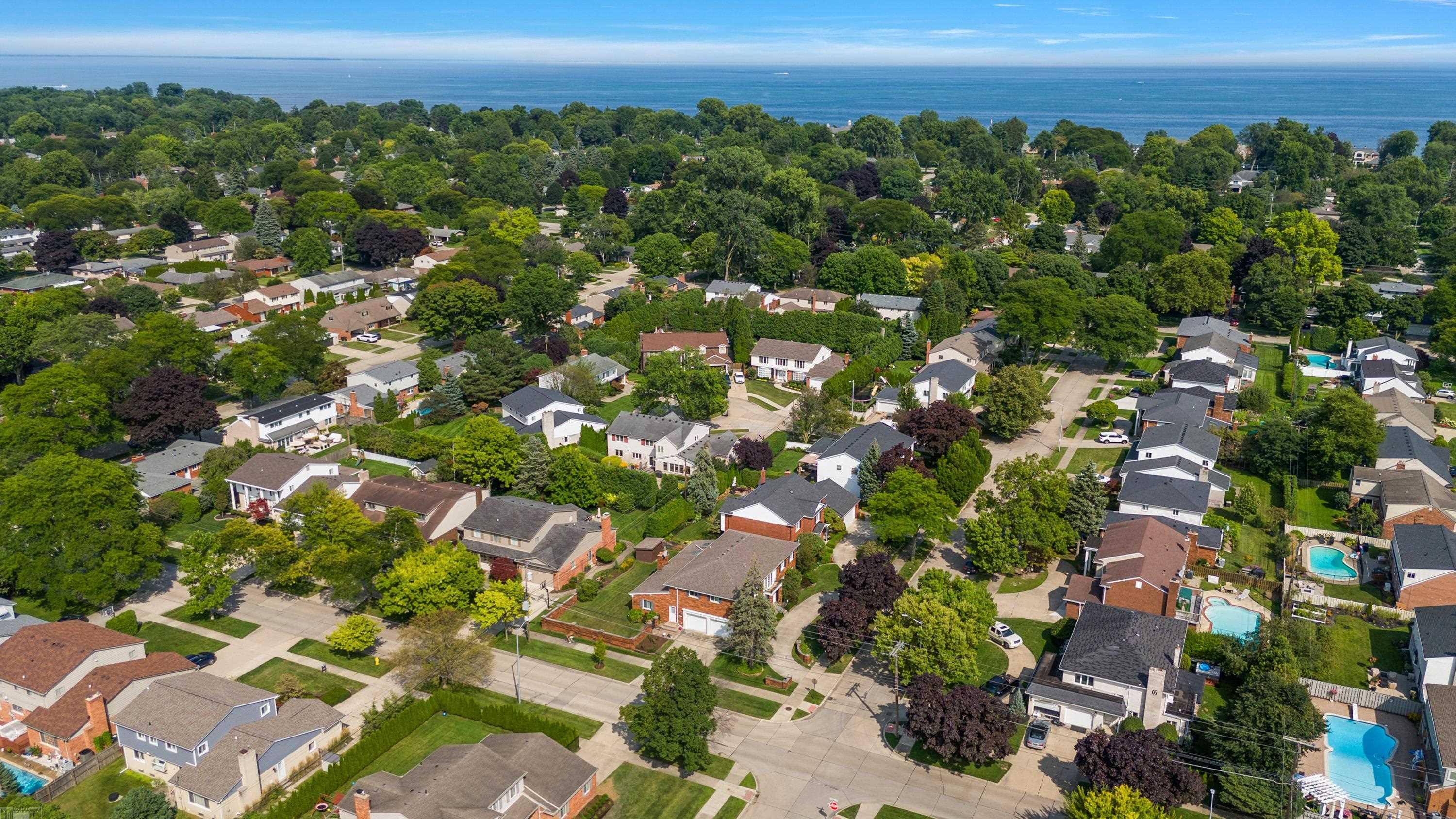 656 Canterbury Road Grosse Pointe, MI 48236 - Photo 69 of 77 50151523-db0a4120-5fc1-4d27-8e63-0b82268a9c24.JPG