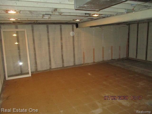 23515 Elwell Road Belleville, MI 48111 - Photo 27 of 41