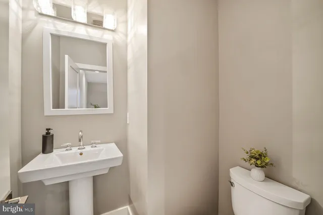 $845,000 | 215 Randolph Place Northeast, Unit 2, Washington, DC 20002