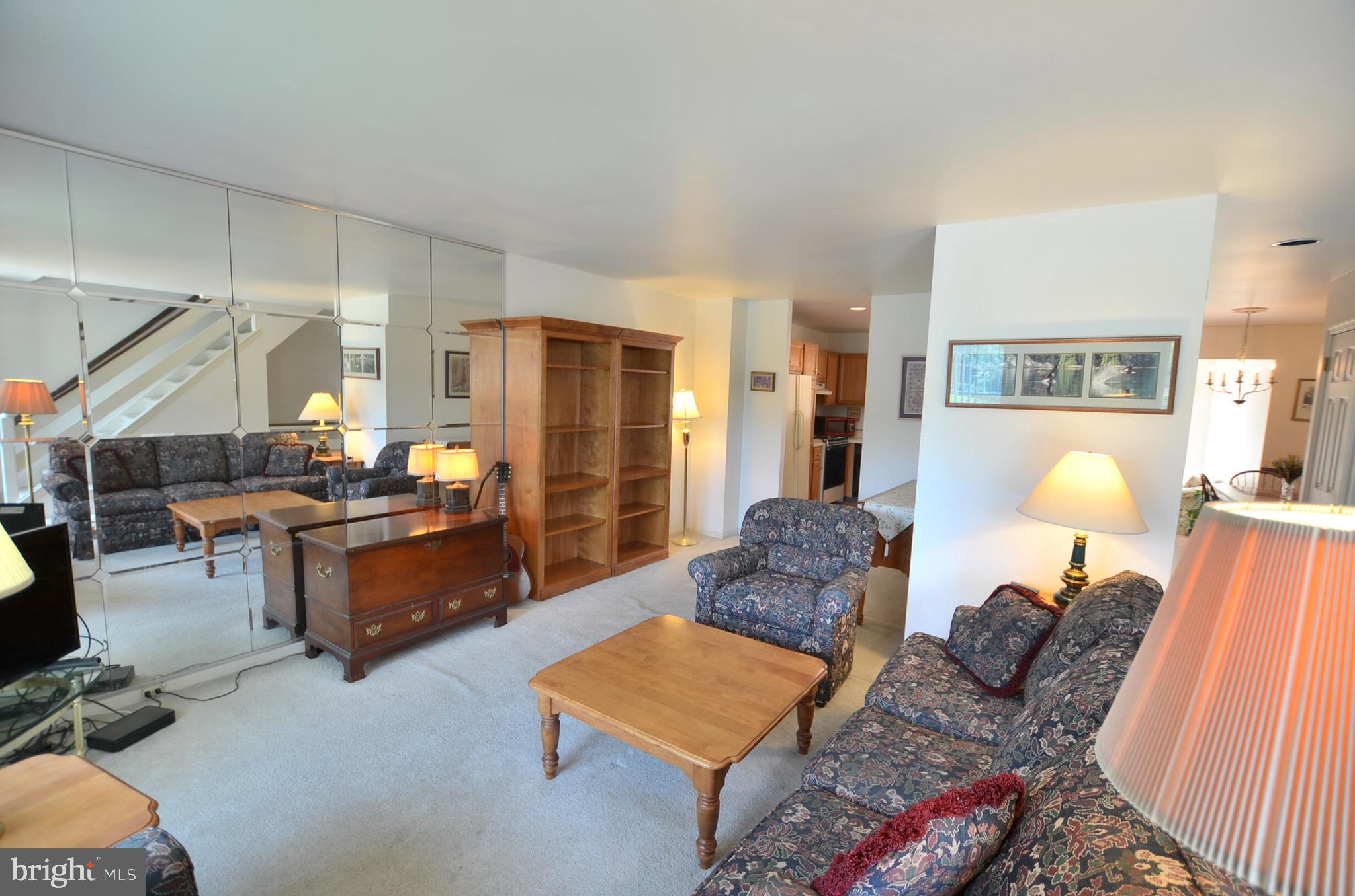 312 Scola Road Brookhaven, PA 19015 - Photo 6 of 27 Large Living room
