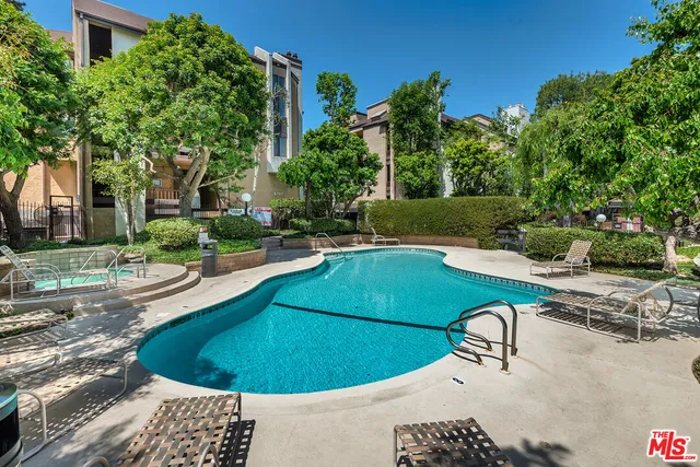 $899,000 | 8675 Falmouth Avenue, Unit 321, Playa del Rey, CA 90293