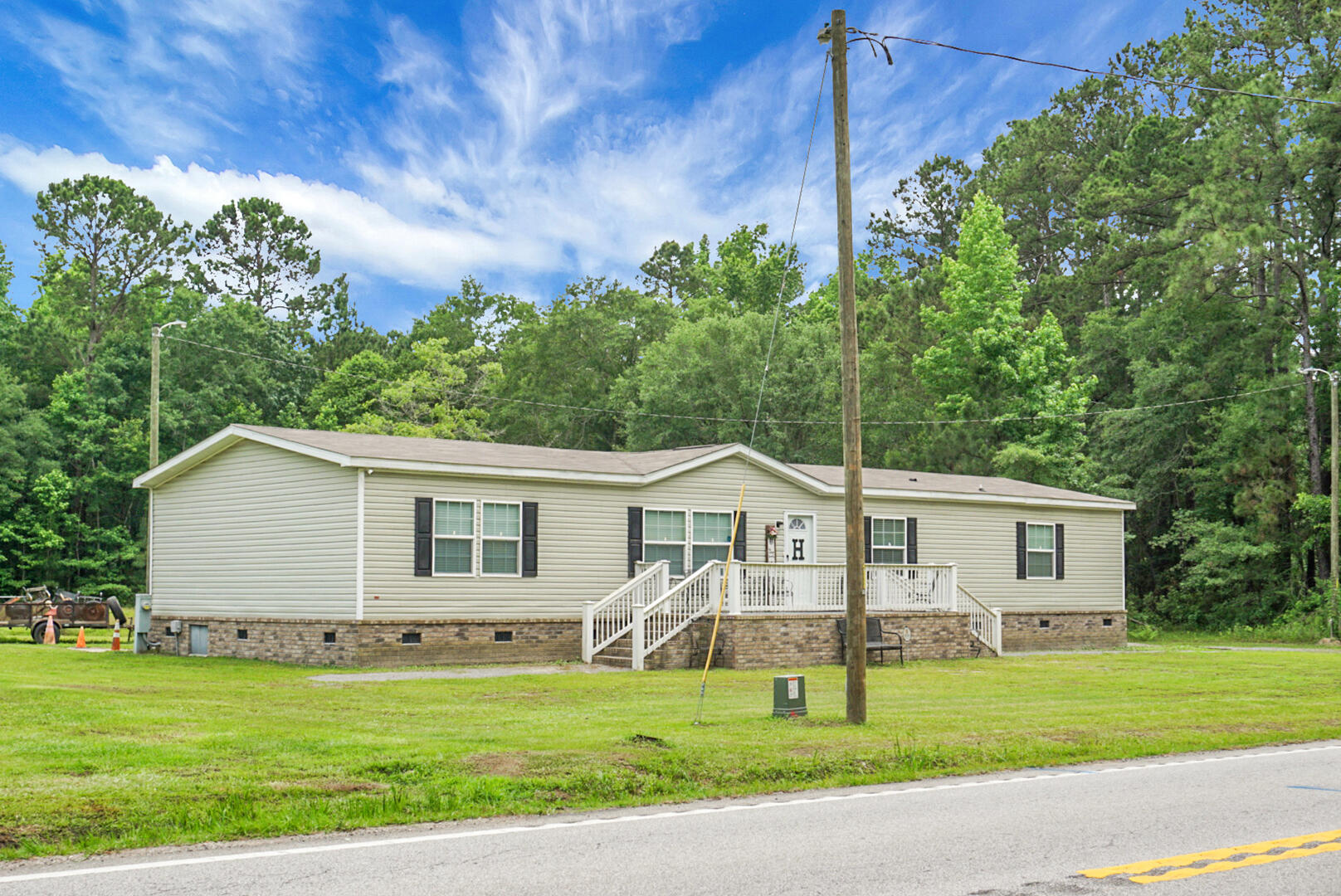 1051 Cooper Store Road Moncks Corner, SC 29461 - Photo 2 of 38 DSC07845