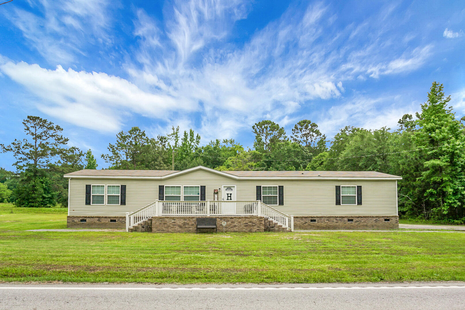 1051 Cooper Store Road Moncks Corner, SC 29461 - Photo 3 of 38 DSC07848