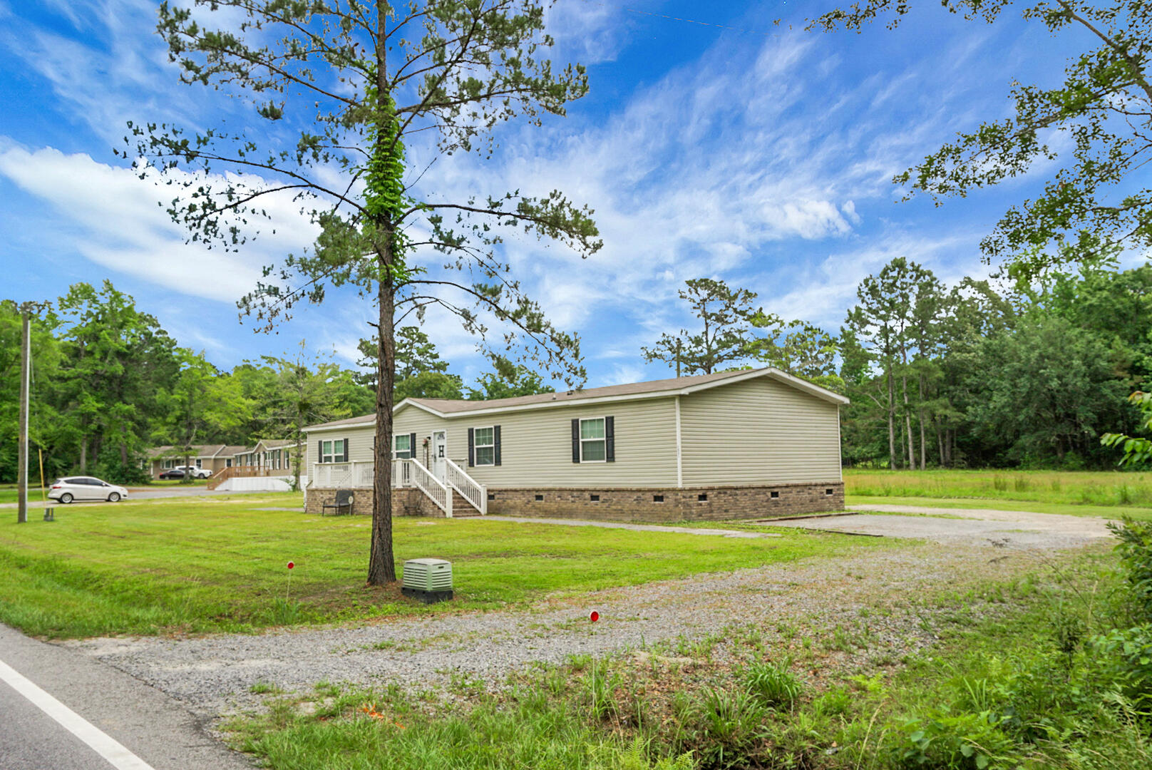 1051 Cooper Store Road Moncks Corner, SC 29461 - Photo 4 of 38 DSC07851