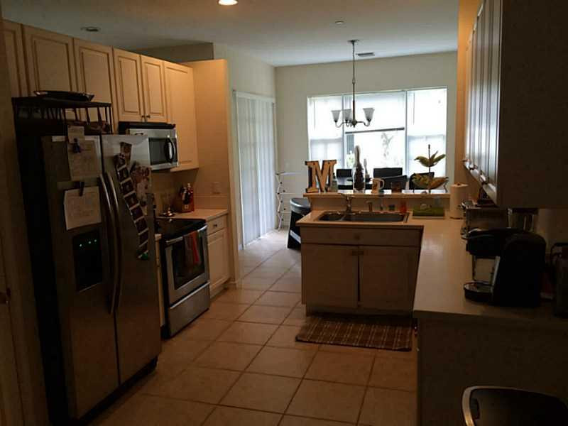 142 Lancaster Road, Unit 142 Boynton Beach, FL 33426 - Photo 4 of 11 Exterior Front