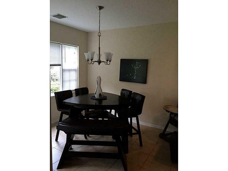 142 Lancaster Road, Unit 142 Boynton Beach, FL 33426 - Photo 5 of 11 Exterior Front