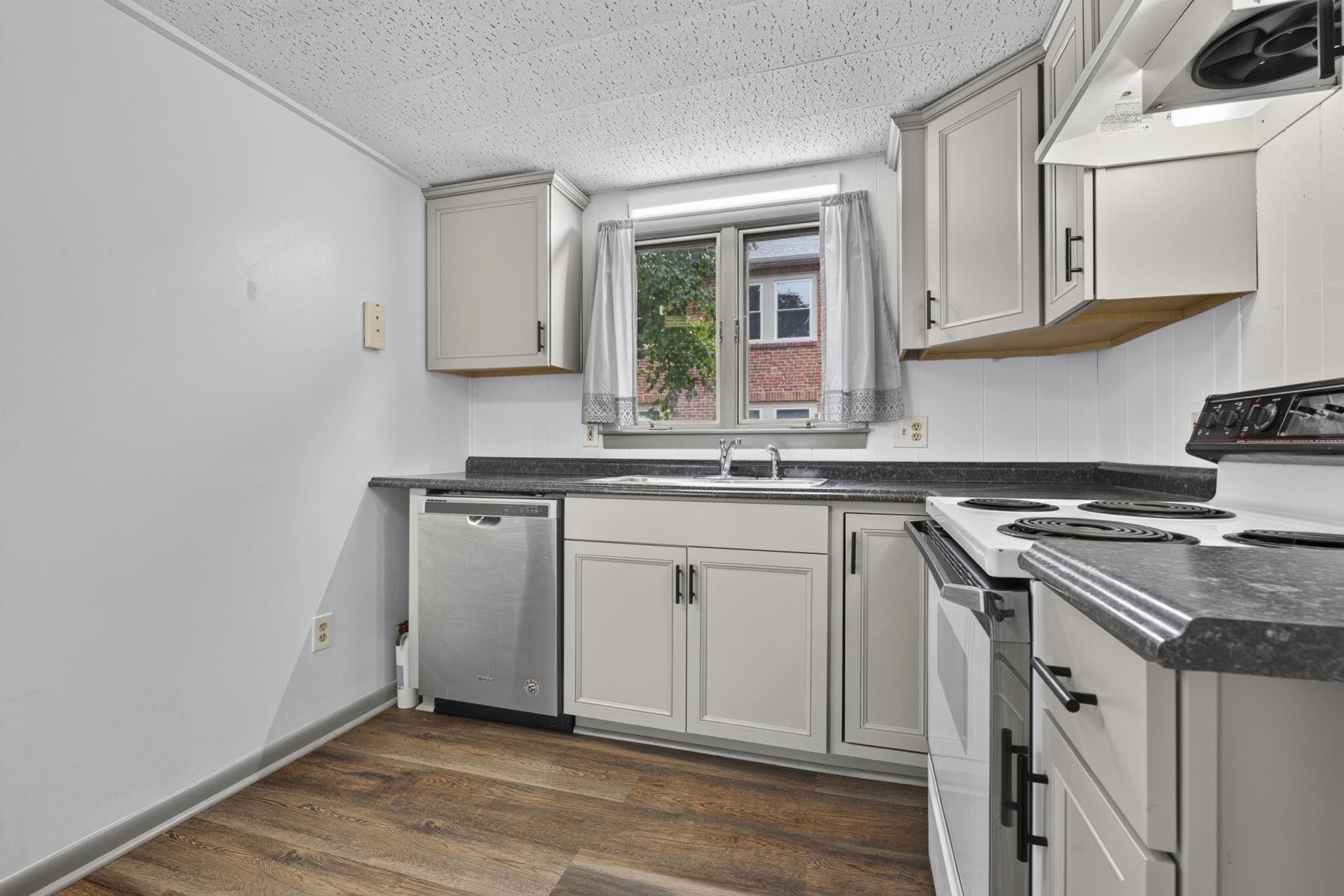 30 Maple Street Rochester, NH 03867 - Photo 6 of 48 Gallery Image 6
