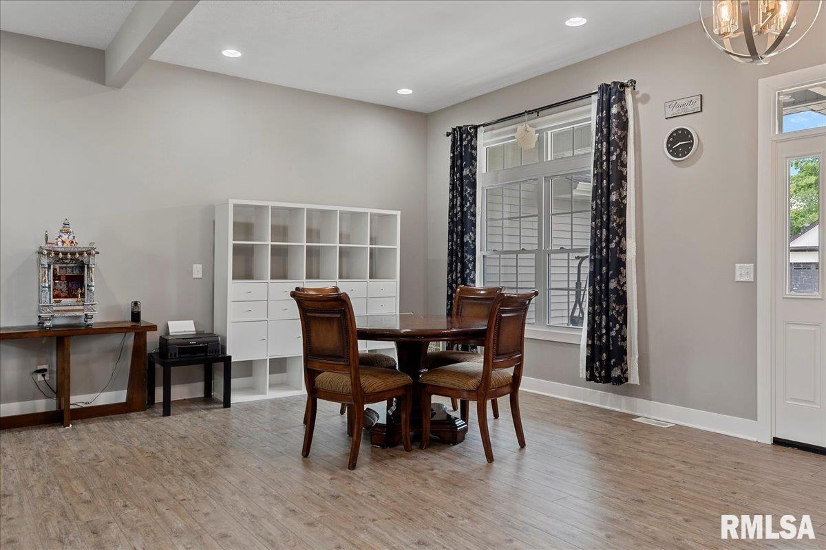 509 Rock River Road Springfield, IL 62711 - Photo 6 of 55