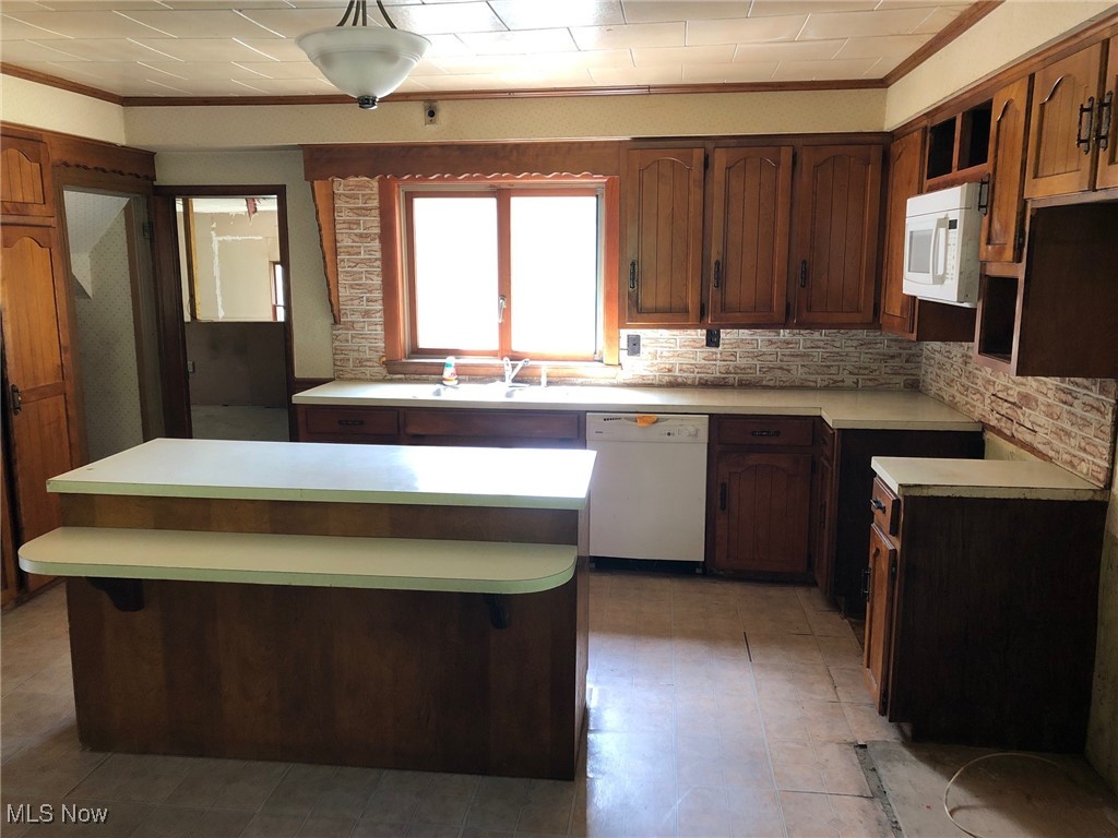 23550 Sandy Creek Road Minerva, OH 44657 - Photo 7 of 14 Kitchen with island