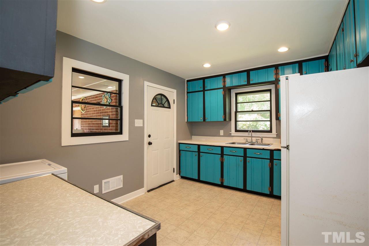 602 Aversboro Road Garner, NC 27529 - Photo 5 of 20 Gallery Image 5