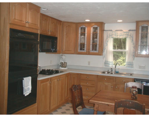 12 Cape Cod Lane Canton, MA 02021 - Photo 6 of 10 Gallery Image 6