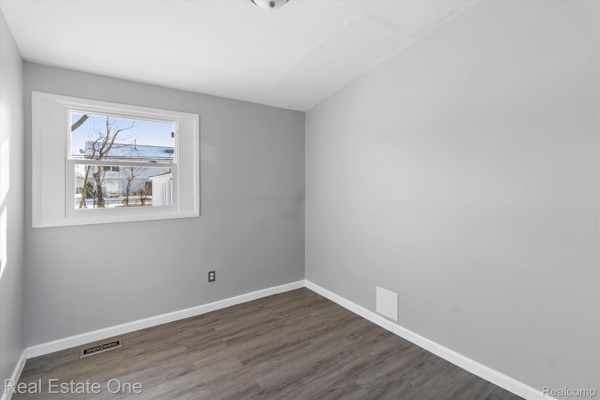 29207 York Street Inkster, MI 48141 - Photo 18 of 57 Gallery Image 18