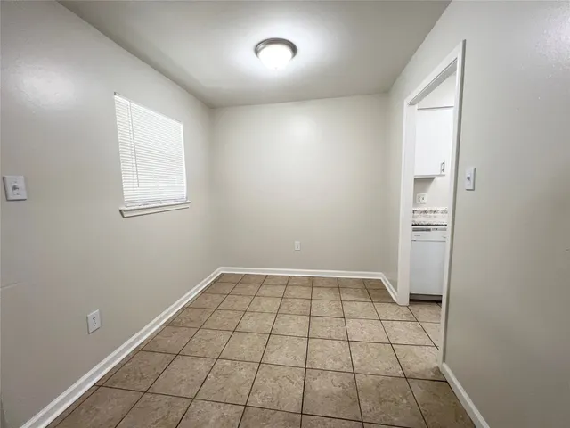 $785 | 130 Oyster Creek Drive, Unit 26, Lake Jackson, TX 77566