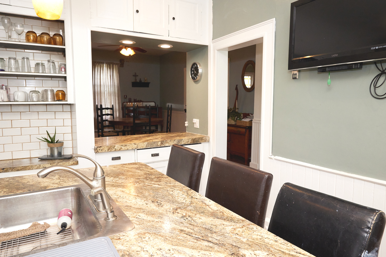1406 Bluff Street Peru, IL 61354 - Photo 29 of 57 a living room with furniture and a flat screen tv
