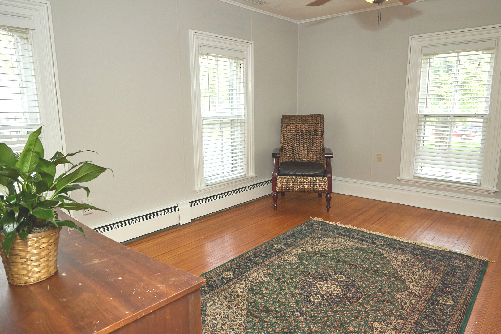 1406 Bluff Street Peru, IL 61354 - Photo 37 of 57 a workspace with furniture and window