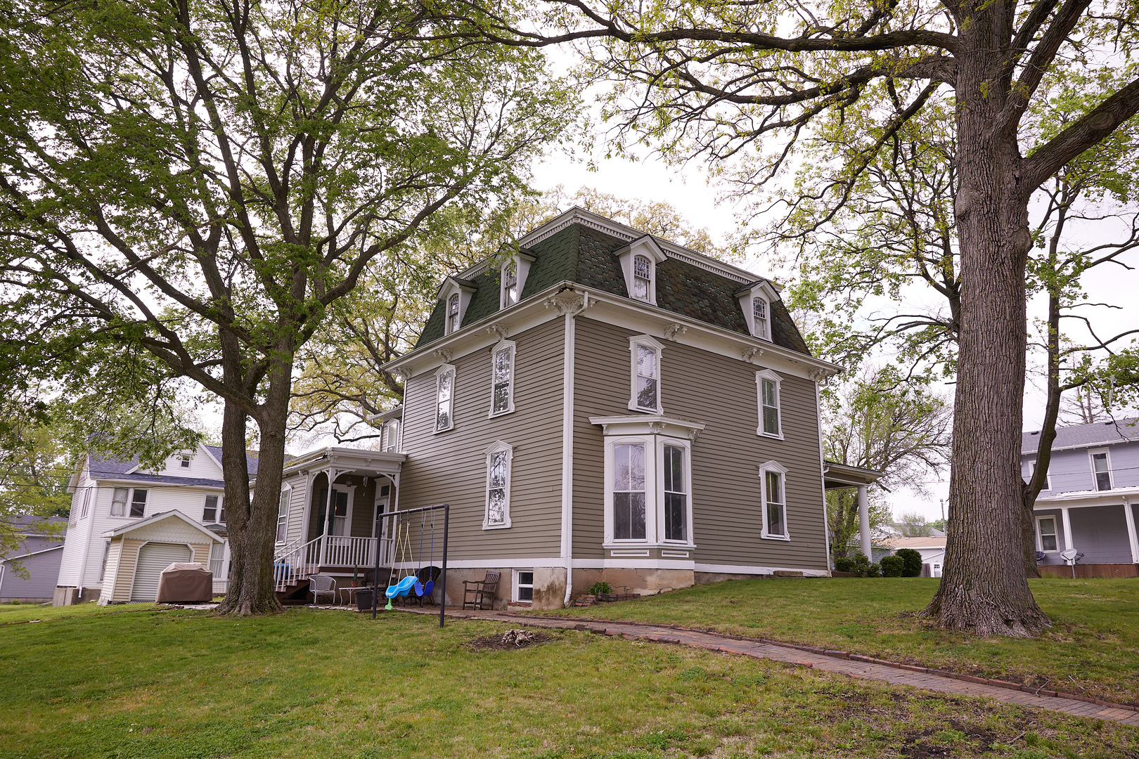 1406 Bluff Street Peru, IL 61354 - Photo 6 of 57 a front view of house with yard and green space