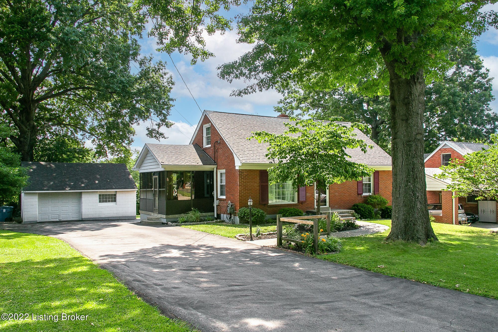 4313 Milldaun Road Louisville, KY 40213 - Photo 1 of 45 4313 Milldaun Rd-1