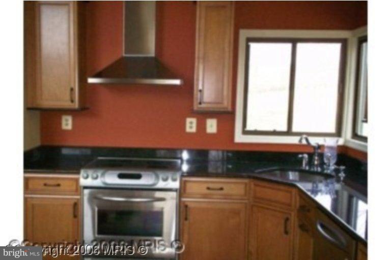 39558 Rodeffer Road Lovettsville, VA 20180 - Photo 13 of 18 Kitchen #3