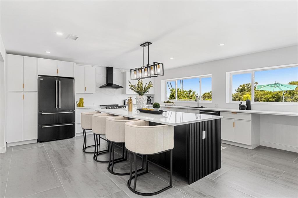 380 Colony Point Road South St. Petersburg, FL 33705 - Photo 14 of 60