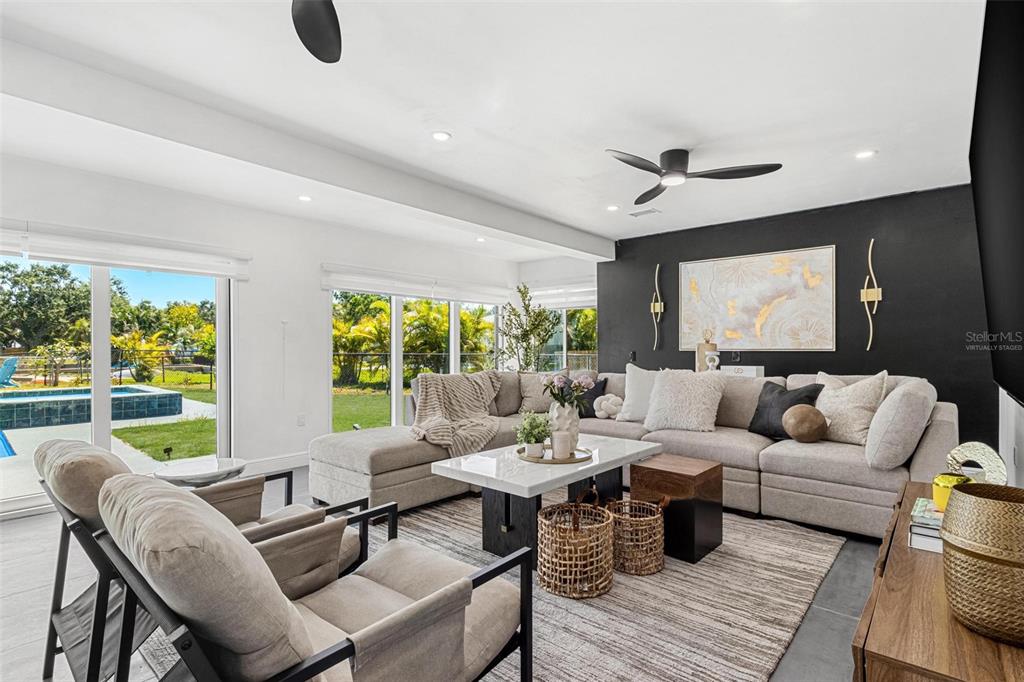 380 Colony Point Road South St. Petersburg, FL 33705 - Photo 17 of 60