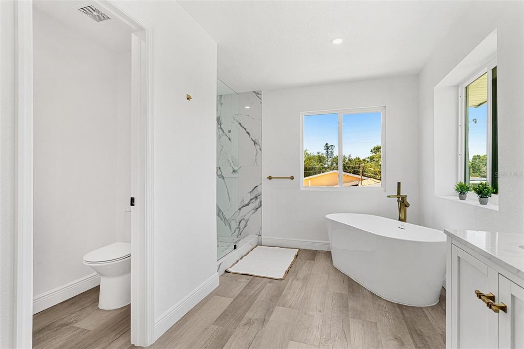 380 Colony Point Road South St. Petersburg, FL 33705 - Photo 33 of 60
