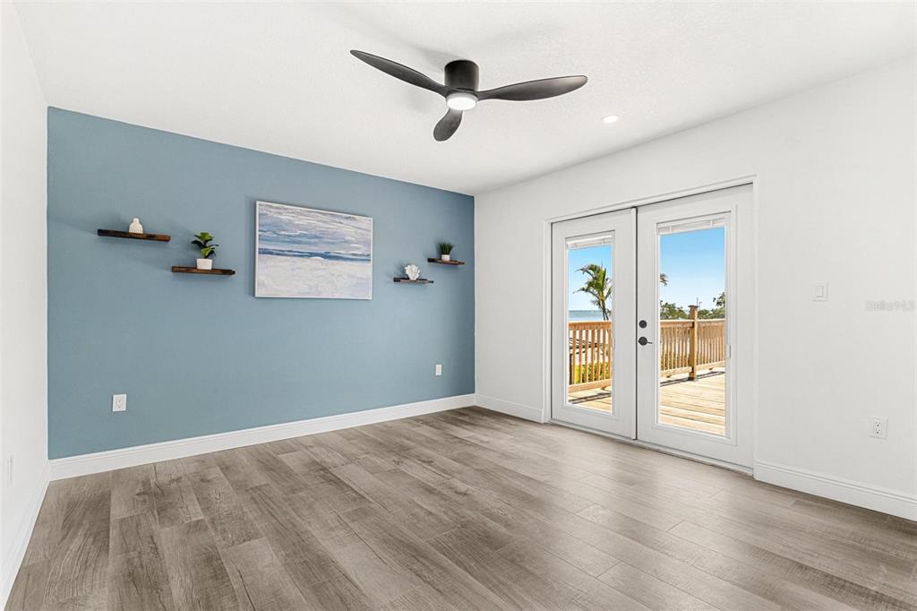 380 Colony Point Road South St. Petersburg, FL 33705 - Photo 37 of 60