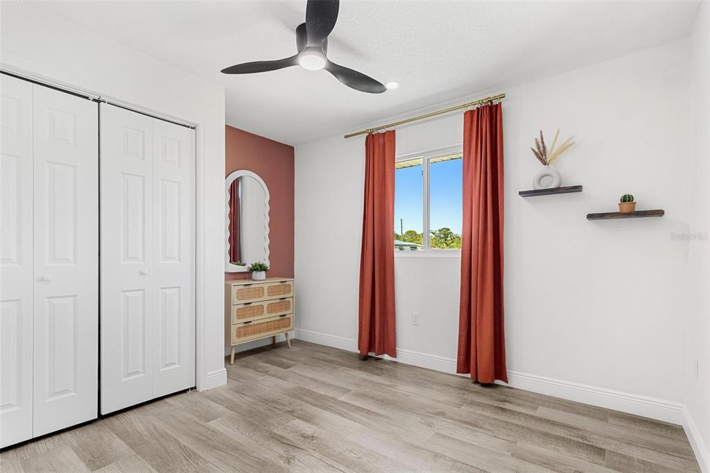 380 Colony Point Road South St. Petersburg, FL 33705 - Photo 42 of 60
