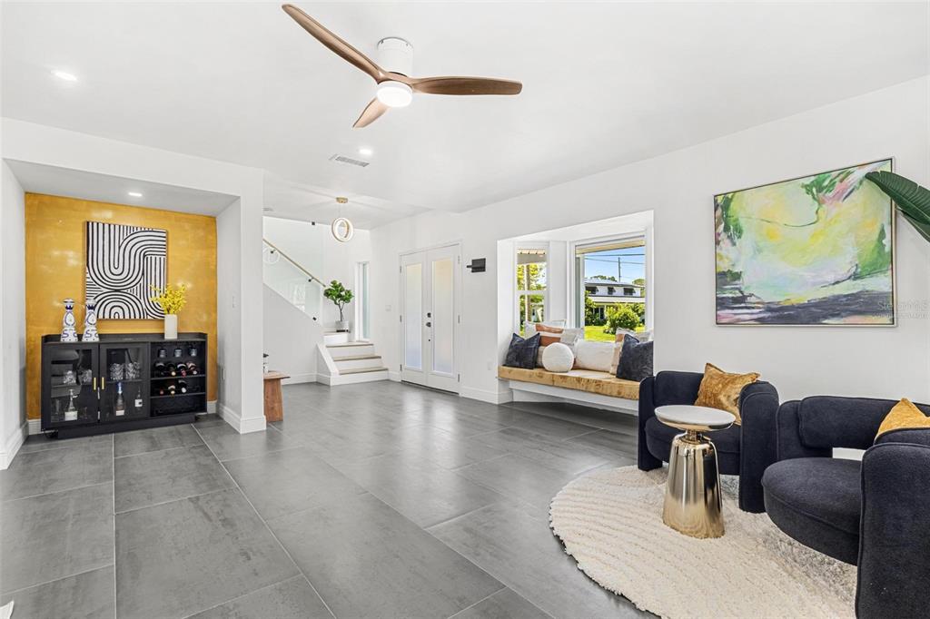 380 Colony Point Road South St. Petersburg, FL 33705 - Photo 7 of 60