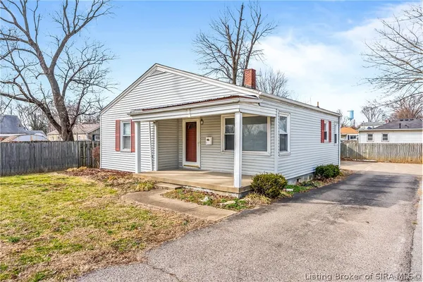 $196,900 | 1327 East 8th Street, Jeffersonville, IN 47130
