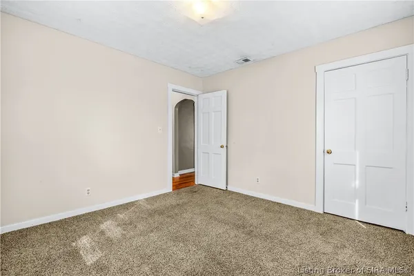 $196,900 | 1327 East 8th Street, Jeffersonville, IN 47130