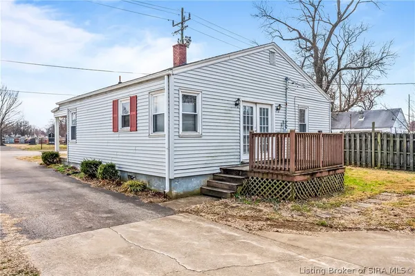 $196,900 | 1327 East 8th Street, Jeffersonville, IN 47130