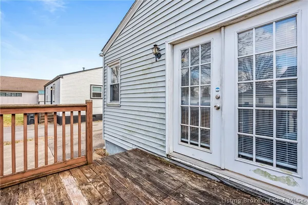 $196,900 | 1327 East 8th Street, Jeffersonville, IN 47130