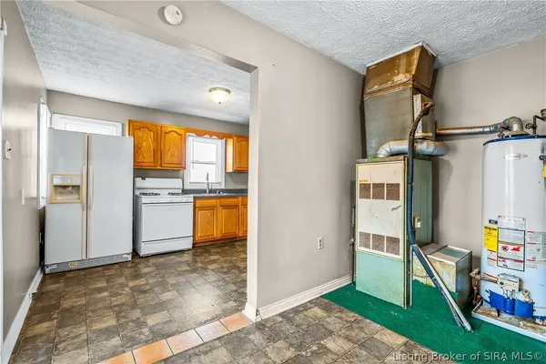 $196,900 | 1327 East 8th Street, Jeffersonville, IN 47130