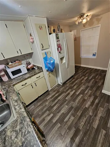 a bed room with a bed