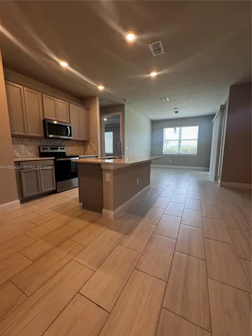 $2,800 | 6712 Cloverdale Avenue, Port St. Lucie, FL 34987