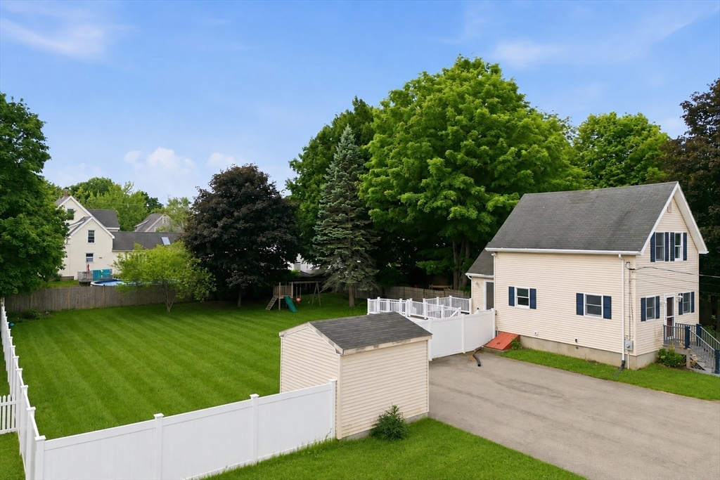 16 Elm Street Reading, MA 01867 - Photo 4 of 42