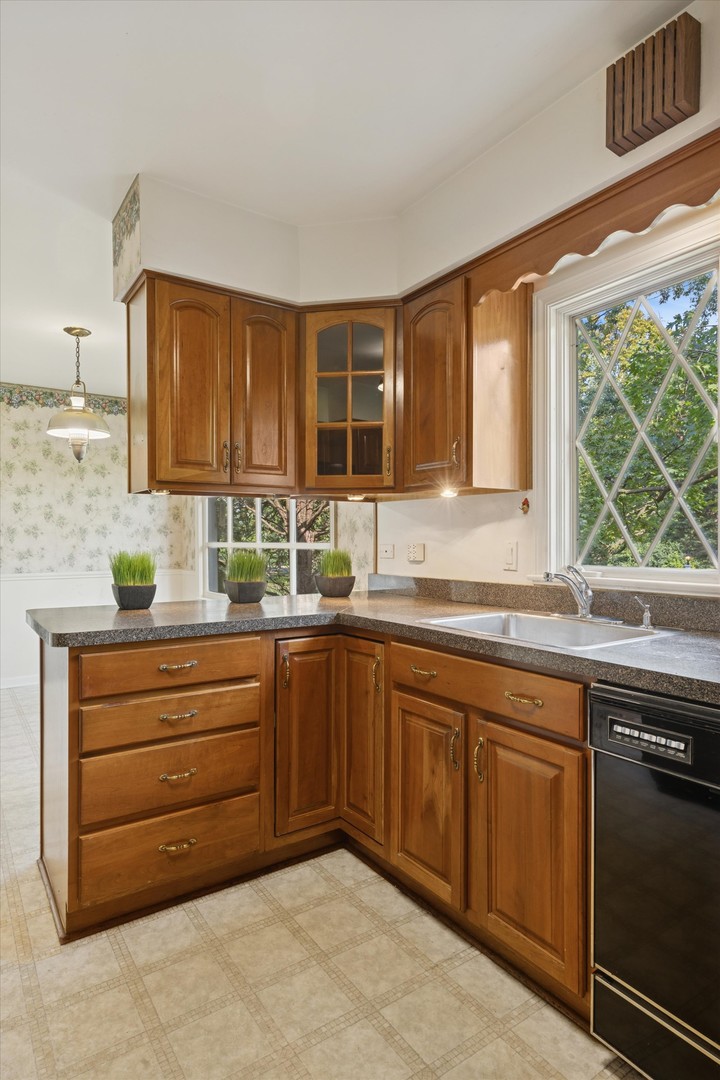 930 Harding Road Hinsdale, IL 60521 - Photo 11 of 30