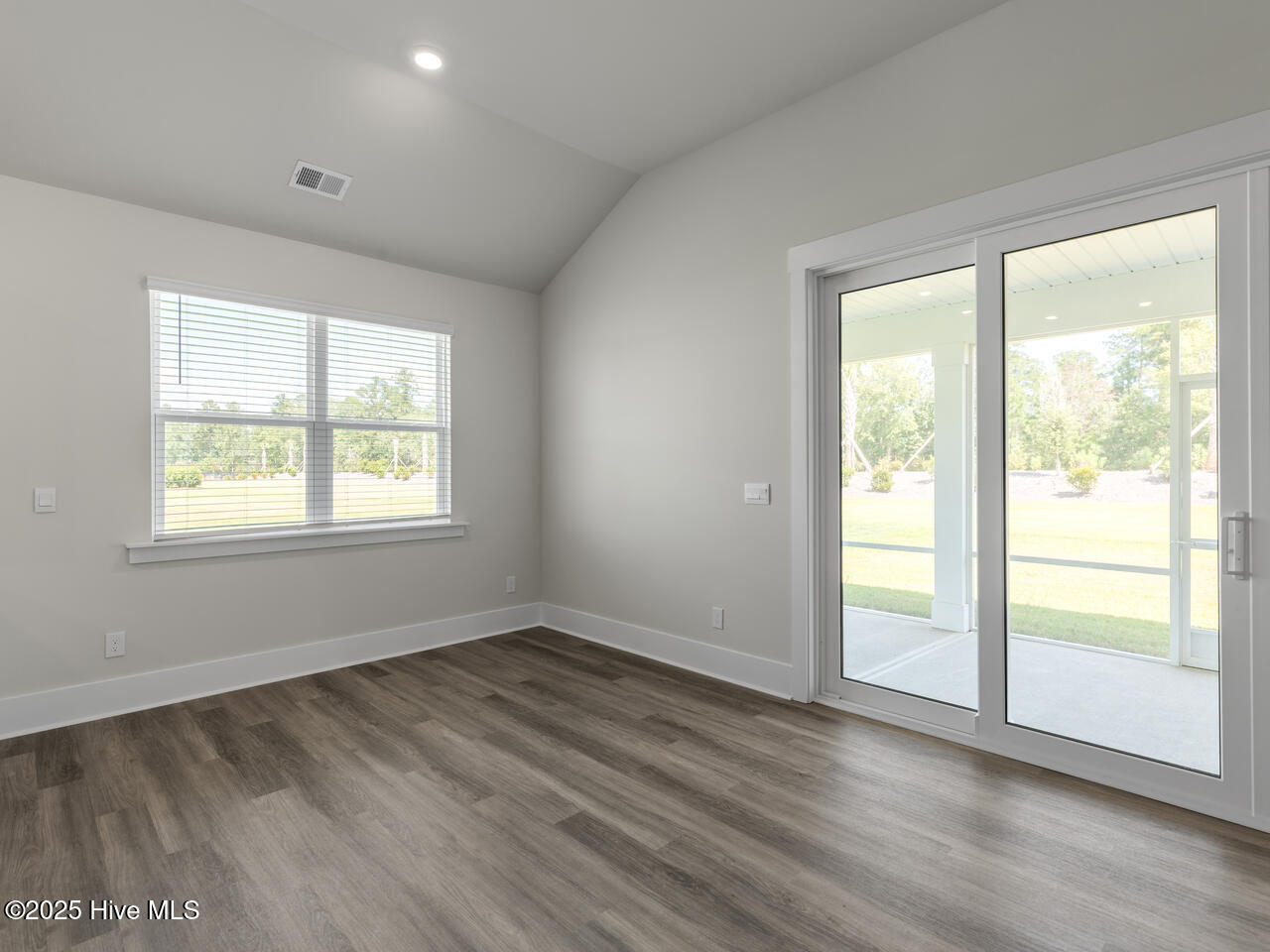 114 Edgewater Way Surf City, NC 28445 - Photo 12 of 28 TulipPoplar21104DRDRHL33A7215C-009-024-1