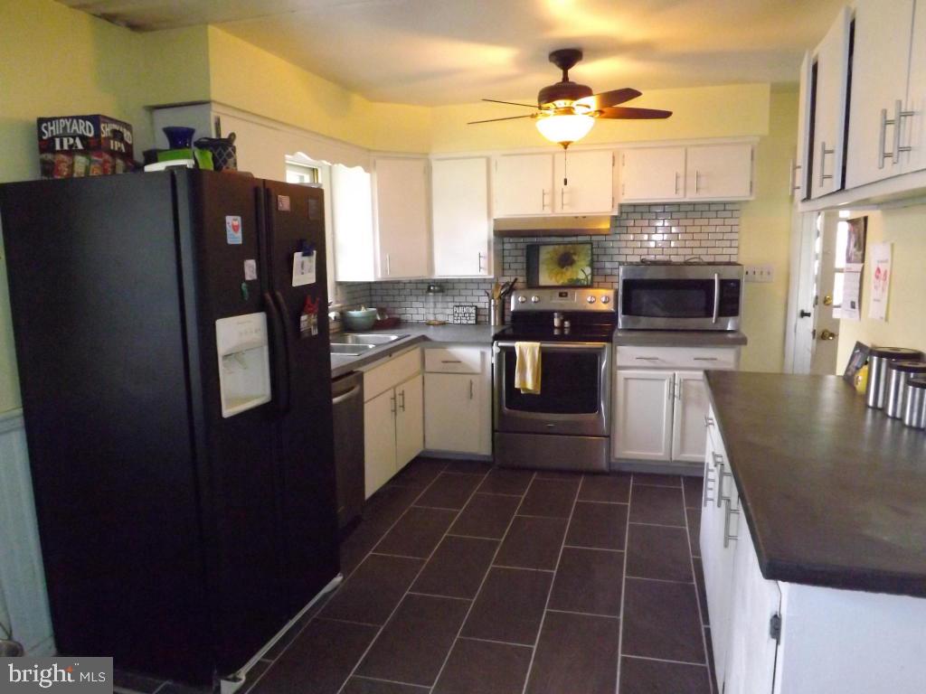 117 Spring Avenue Lancaster, PA 17602 - Photo 10 of 21 Gallery Image 10