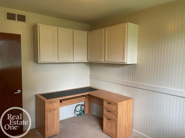 664 Shoreham Road Grosse Pointe, MI 48236 - Photo 11 of 22 50086822-10.JPG