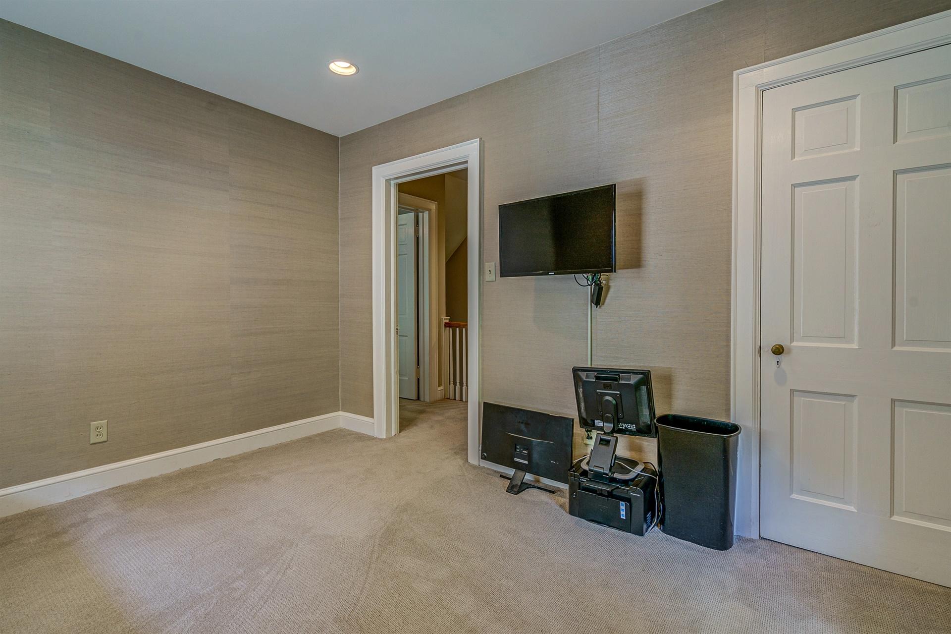 2022 Mt Vernon Road Southwest Roanoke, VA 24015 - Photo 24 of 49 25-2022 Mt Vernon 025